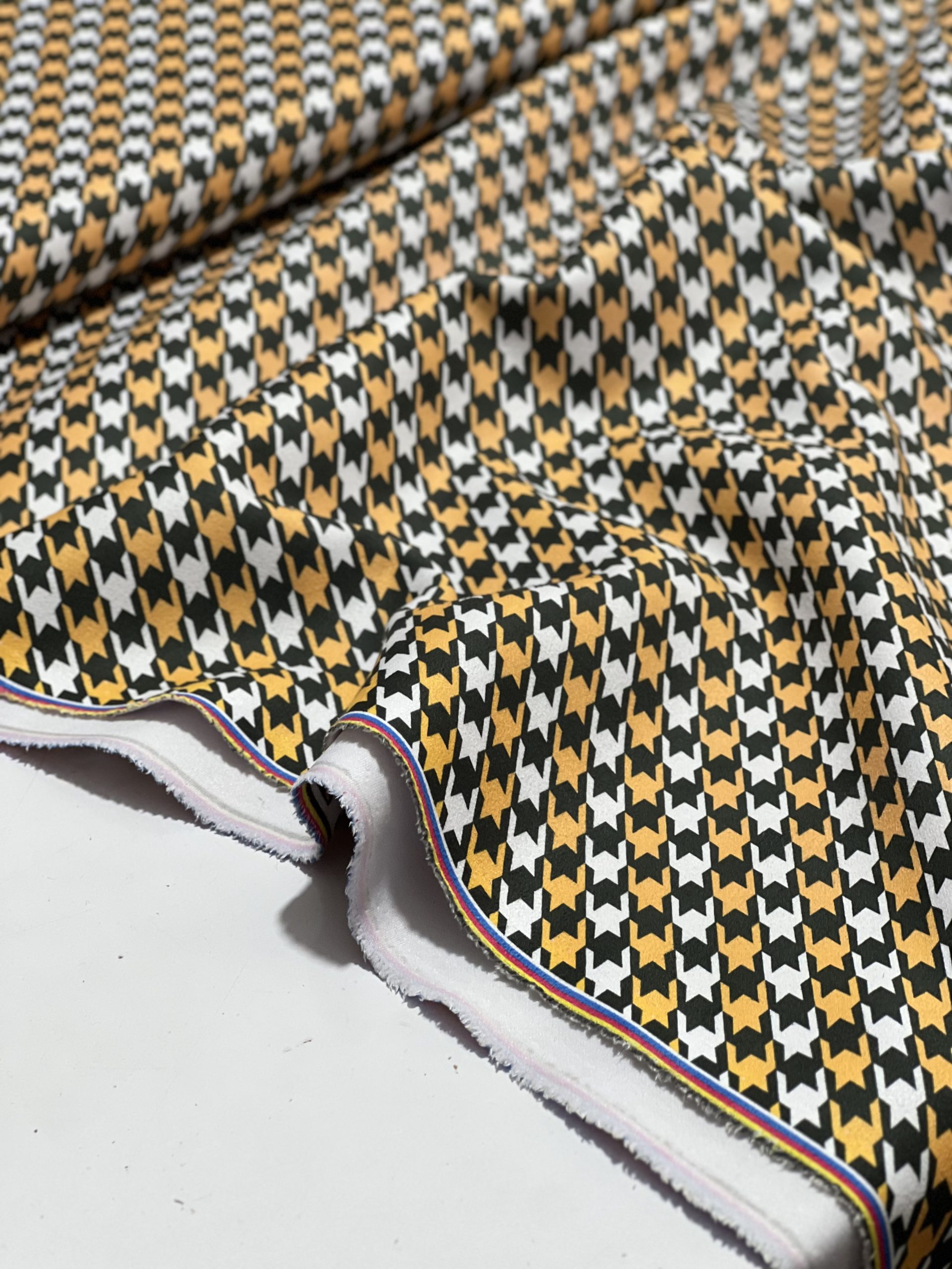 IMG_2413 سوییت طرحدار - Image 1